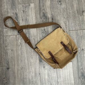 Sold! Military VTG Style Green Canvas Crossbody messenger bag, Hippienaturevibe